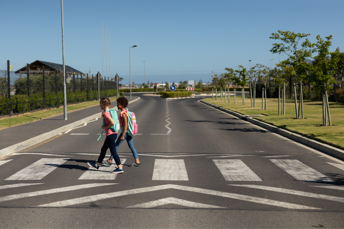 enfants qui traversent